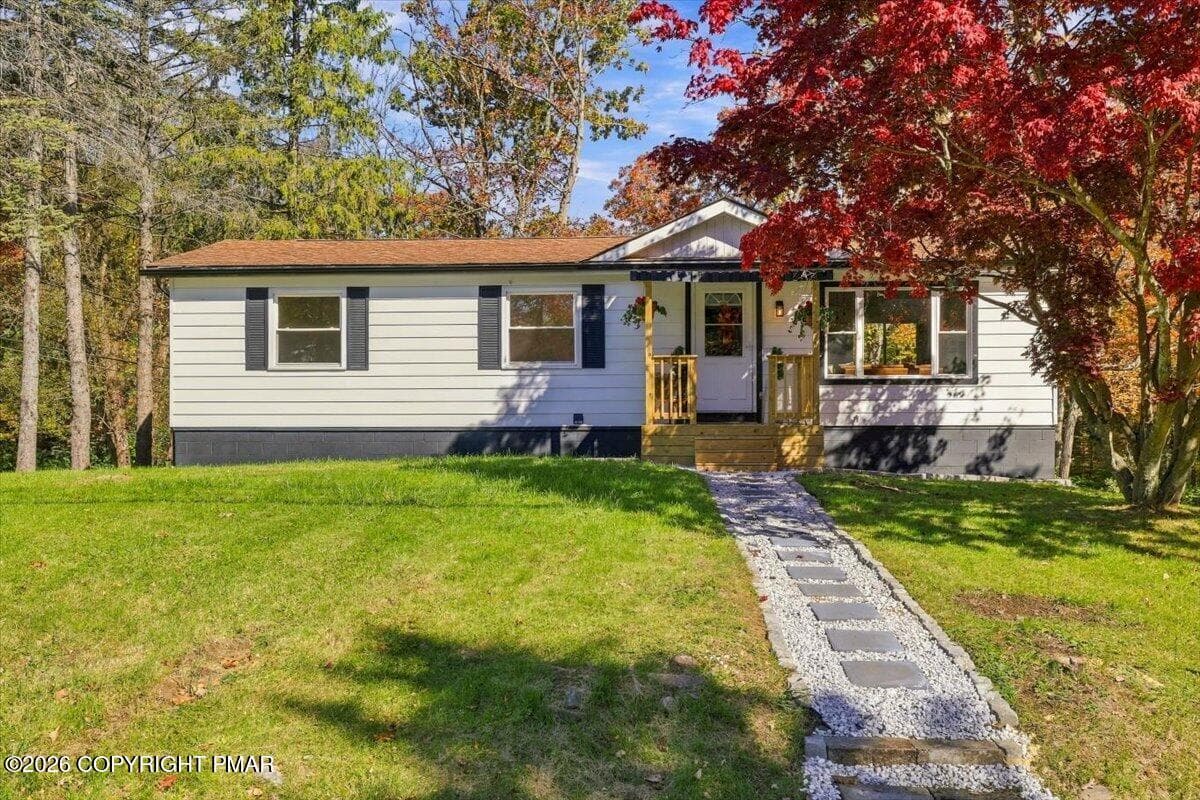 19 Oak Street, Mount Pocono, PA 18344