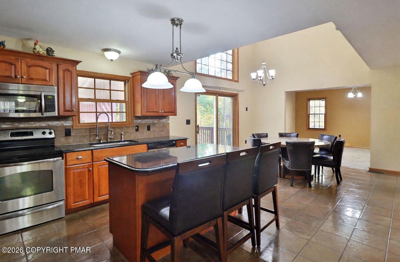 D9A3FE39-99A0-4B3E-B071-8958294569E4 - 131 Canterbury Road, Bushkill, PA 18324
