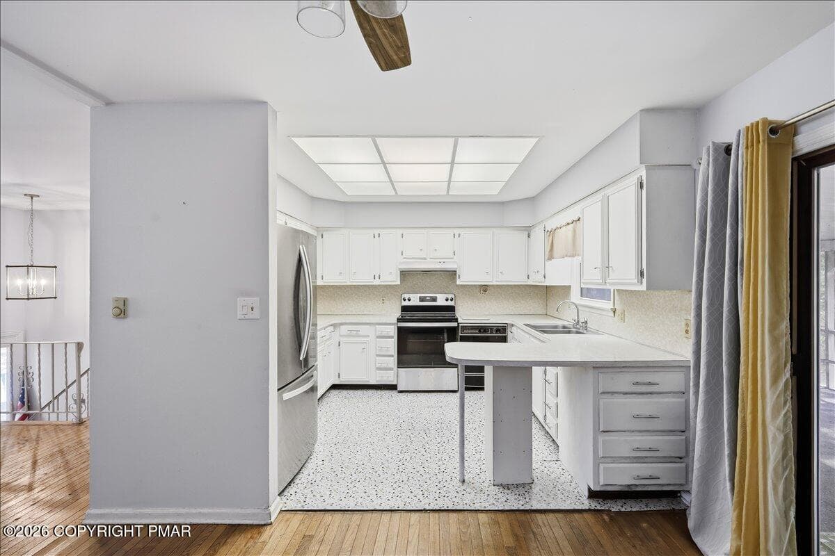 Kitchen - 2106 Beech Lane, Tobyhanna, PA 18466