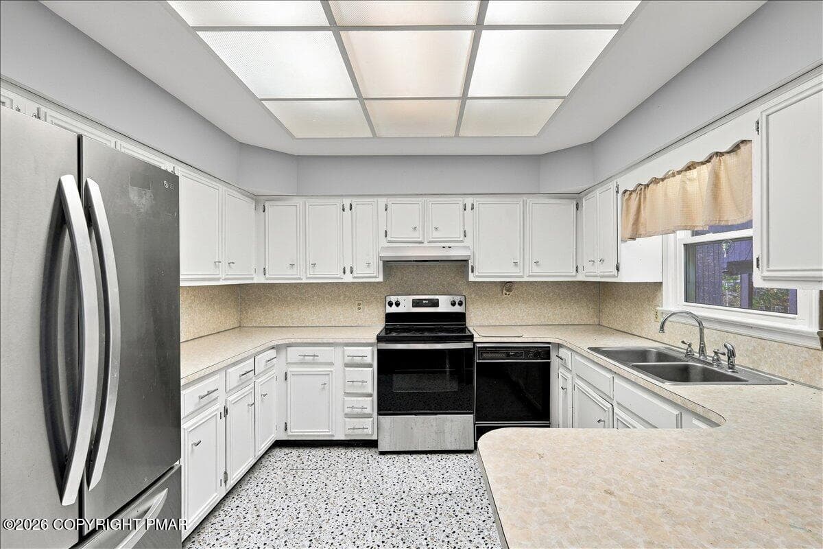 Kitchen - 2106 Beech Lane, Tobyhanna, PA 18466