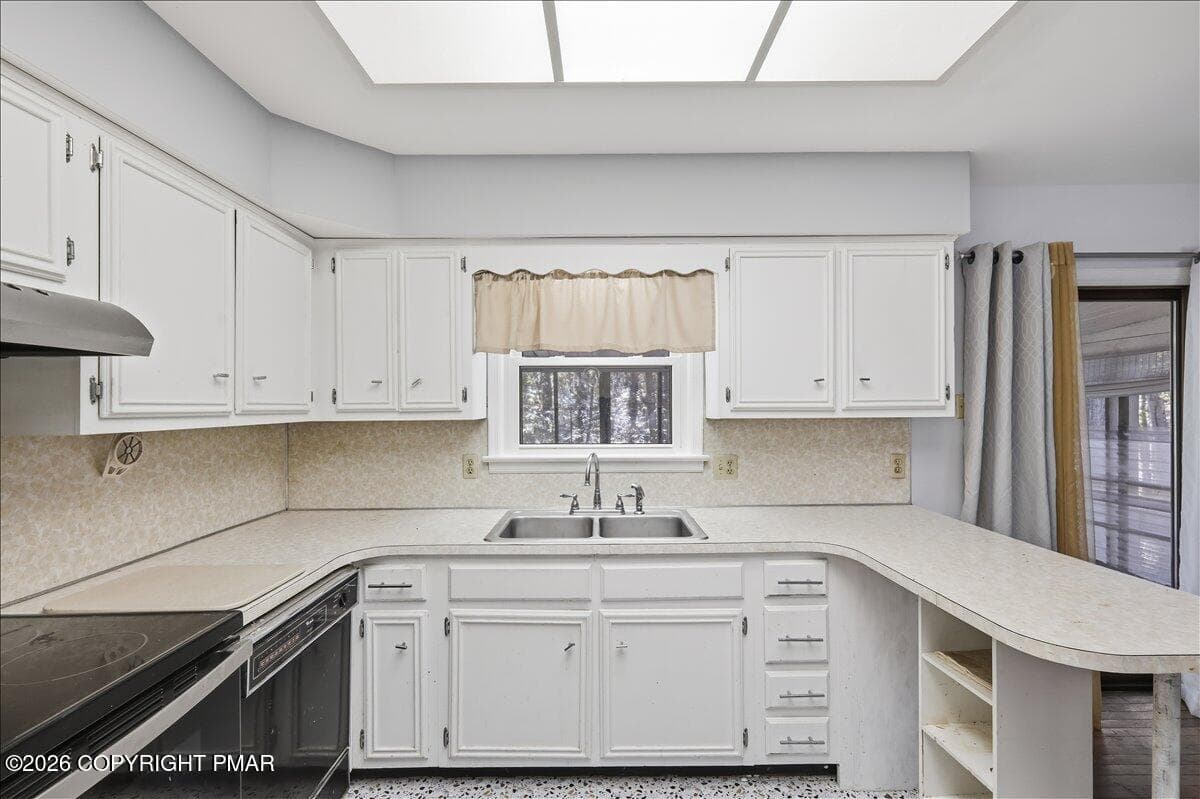 Kitchen - 2106 Beech Lane, Tobyhanna, PA 18466