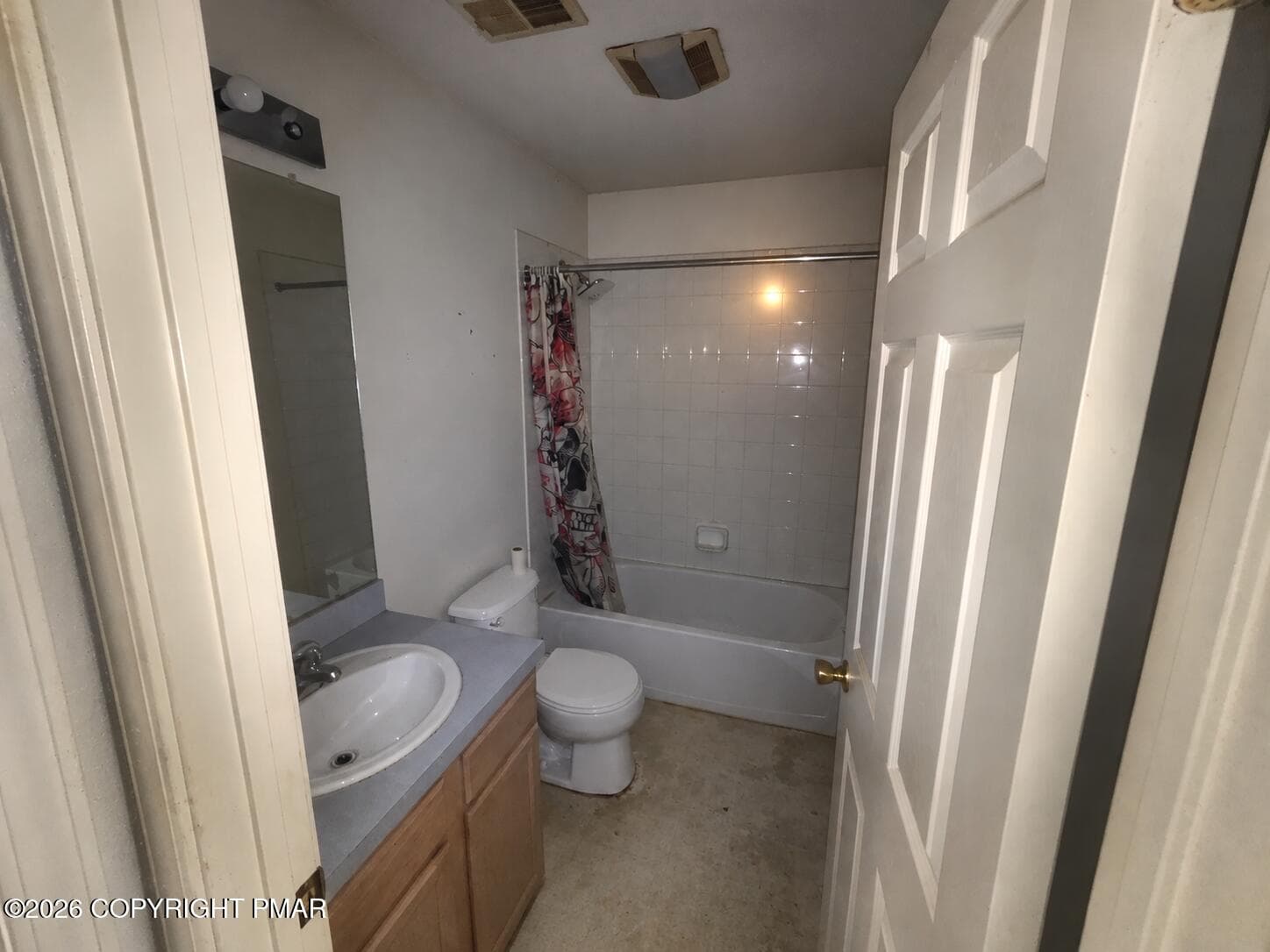 2nd floor bathroom - 179 Kensington Drive, Bushkill, PA 18324