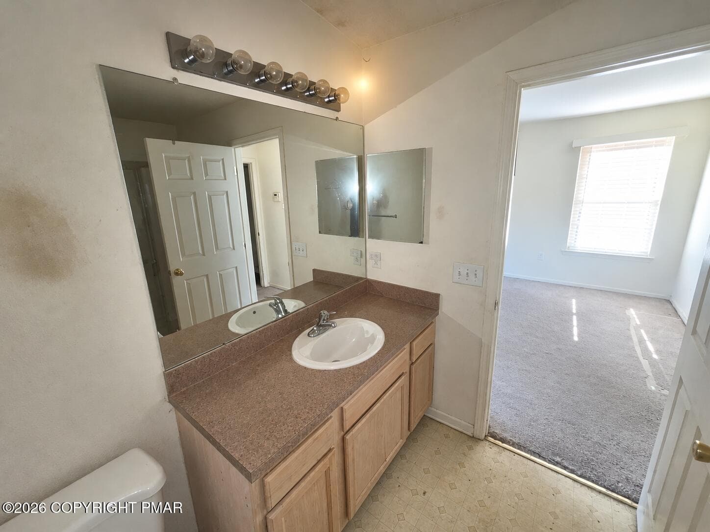 Master bedroom - Bathroom - 179 Kensington Drive, Bushkill, PA 18324