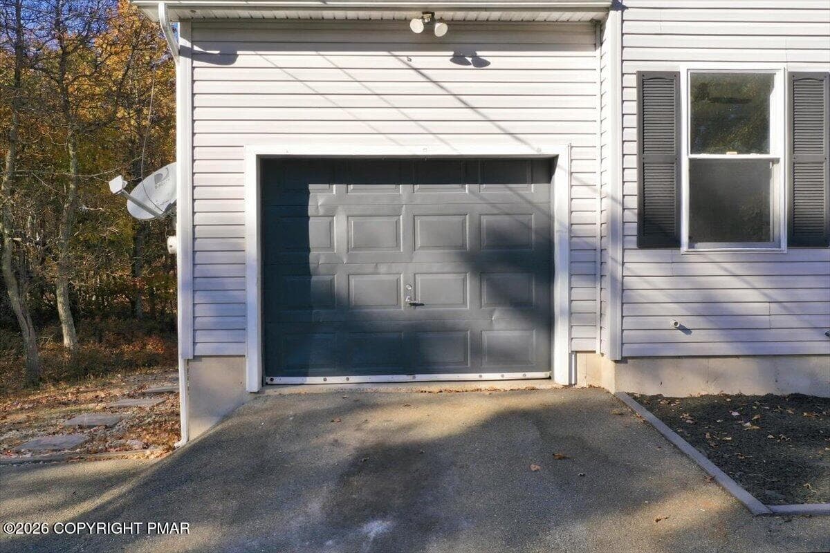 075-1291_Glade_Dr_001 - 1291 Glade Drive, Long Pond, PA 18334