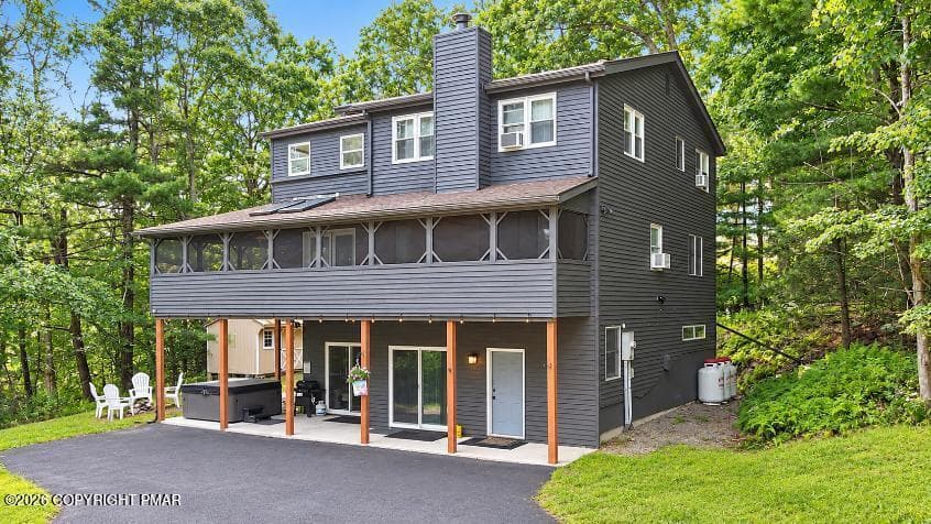 205 Lake Drive, Swiftwater, PA 18370