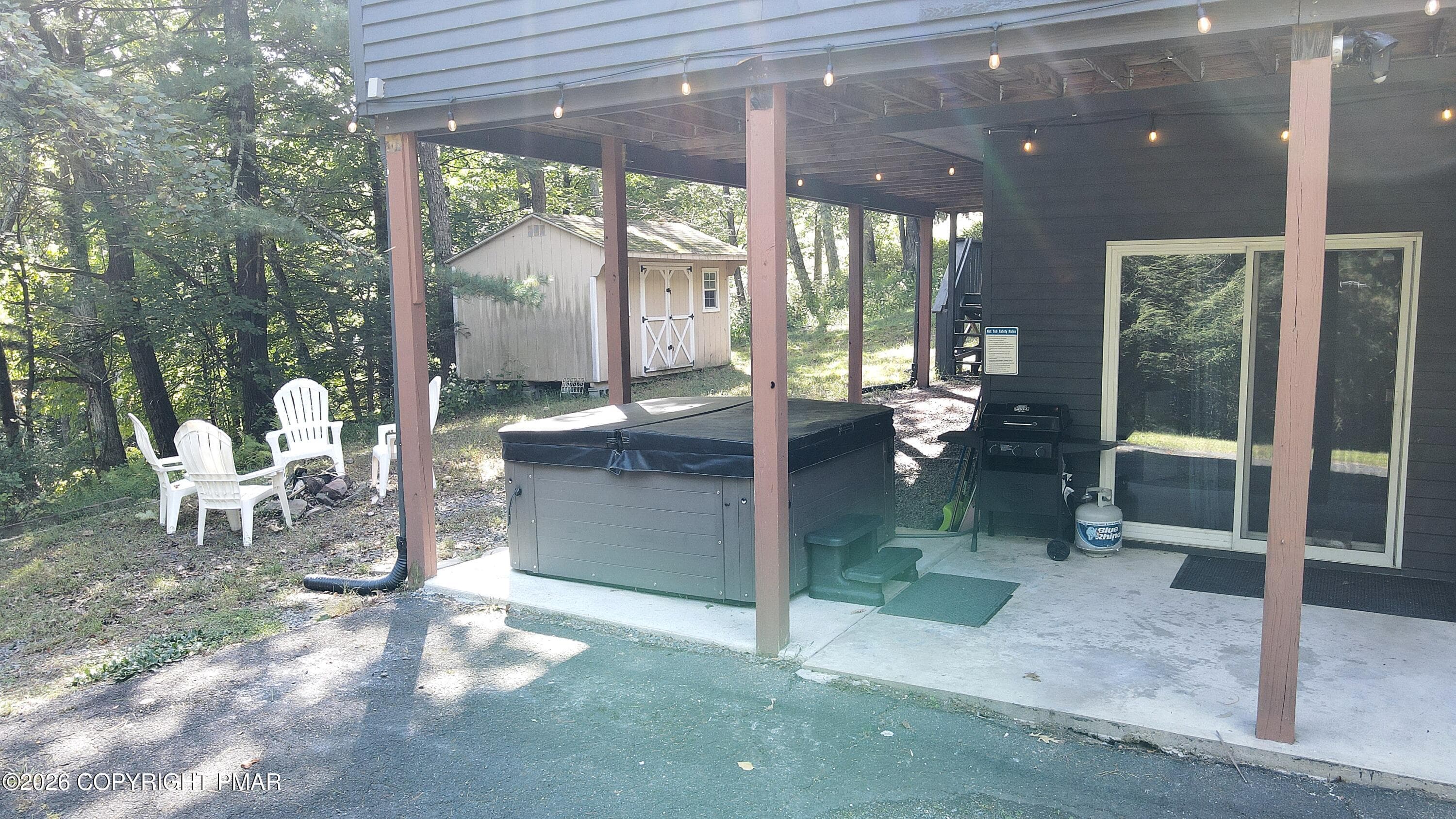 Hot tub Fire pit Shed - 205 Lake Drive, Swiftwater, PA 18370