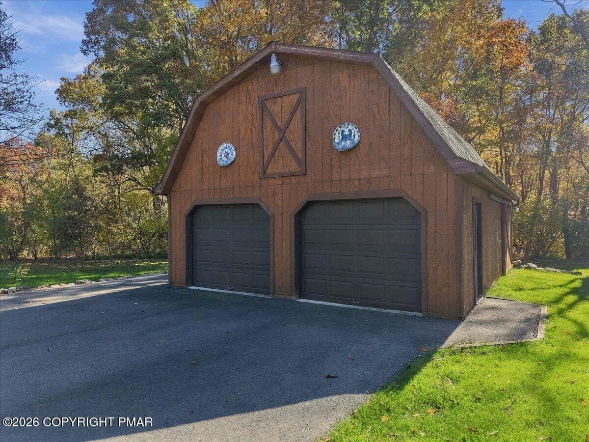 087-082_dji_fly_20261020_130940_0310_179 - 132 Lime Kiln Drive, Andreas, PA 18211