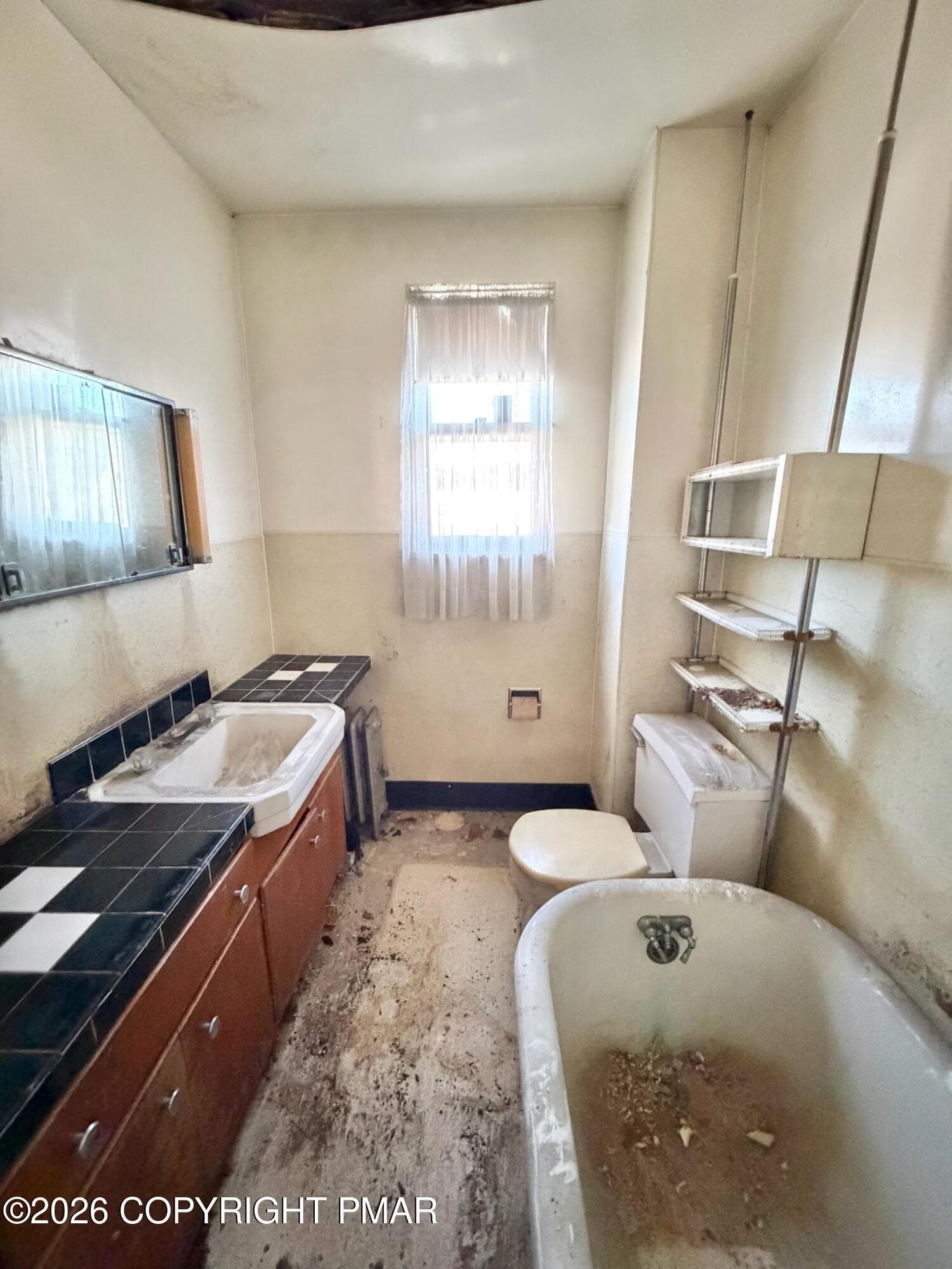BathroomClean - 21 E Abbott Street, Lansford, PA 18232