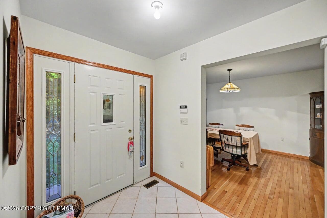 256 Pin Oak Rd 05 Large - 256 Pin Oak Road, Stroudsburg, PA 18360