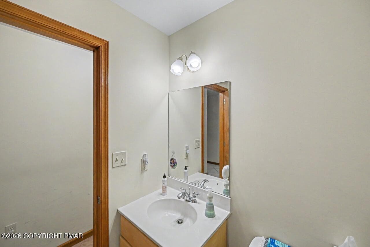256 Pin Oak Rd 35 Large - 256 Pin Oak Road, Stroudsburg, PA 18360