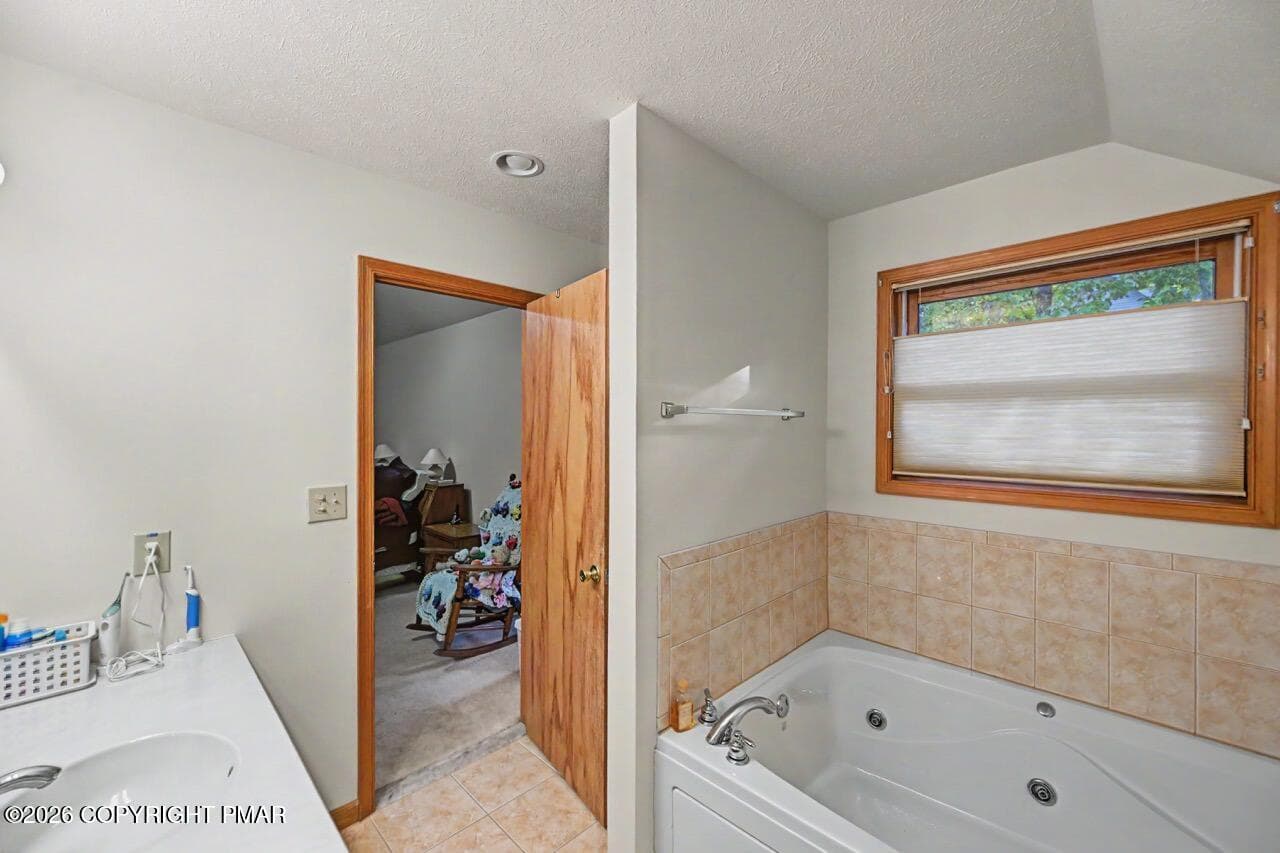 256 Pin Oak Rd 51 Large - 256 Pin Oak Road, Stroudsburg, PA 18360