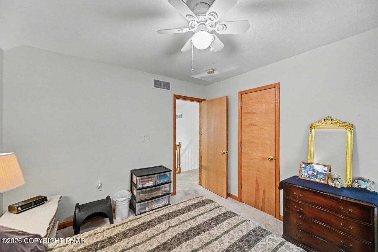 256 Pin Oak Rd 60 Large - 256 Pin Oak Road, Stroudsburg, PA 18360
