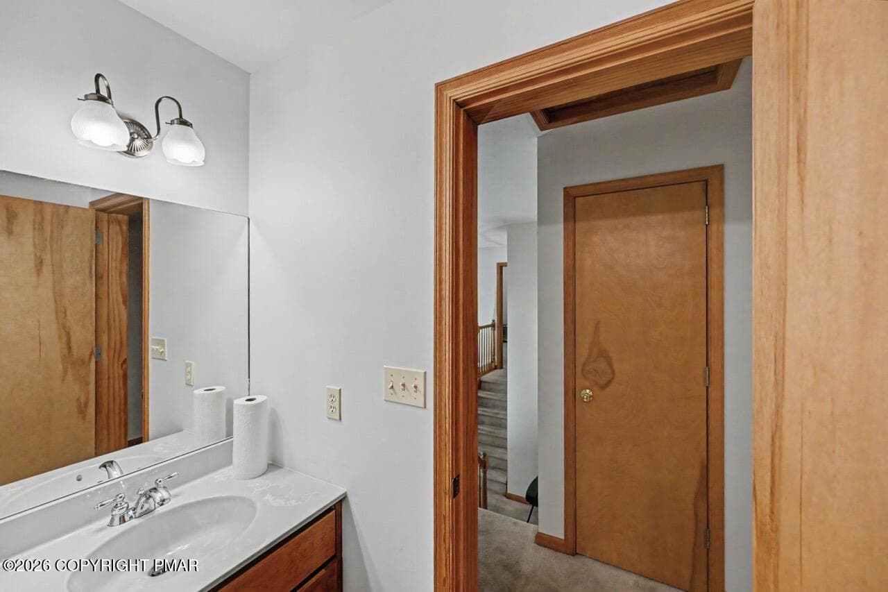 256 Pin Oak Rd 63 Large - 256 Pin Oak Road, Stroudsburg, PA 18360