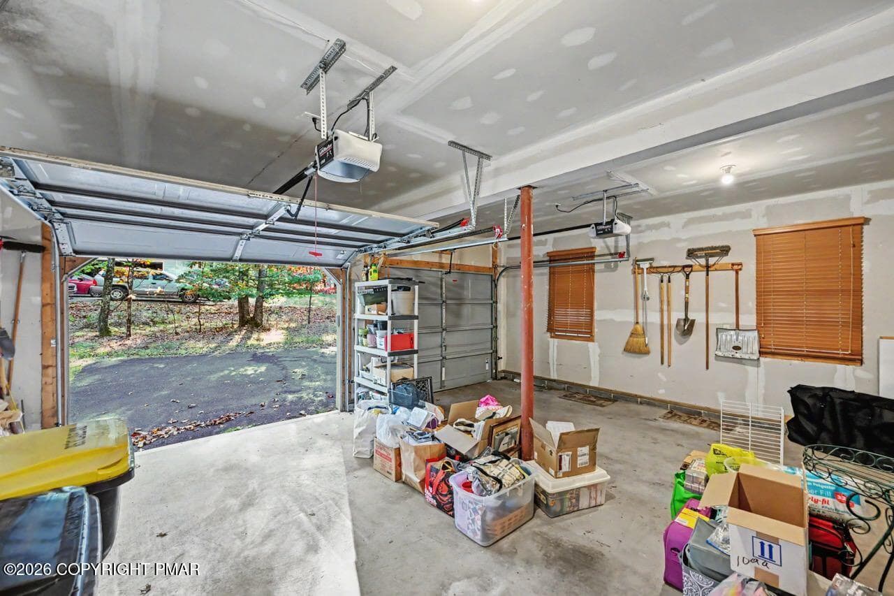 256 Pin Oak Rd 78 Large - 256 Pin Oak Road, Stroudsburg, PA 18360