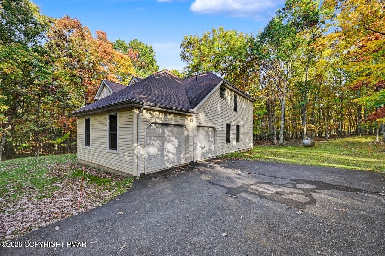 256 Pin Oak Rd 84 Large - 256 Pin Oak Road, Stroudsburg, PA 18360