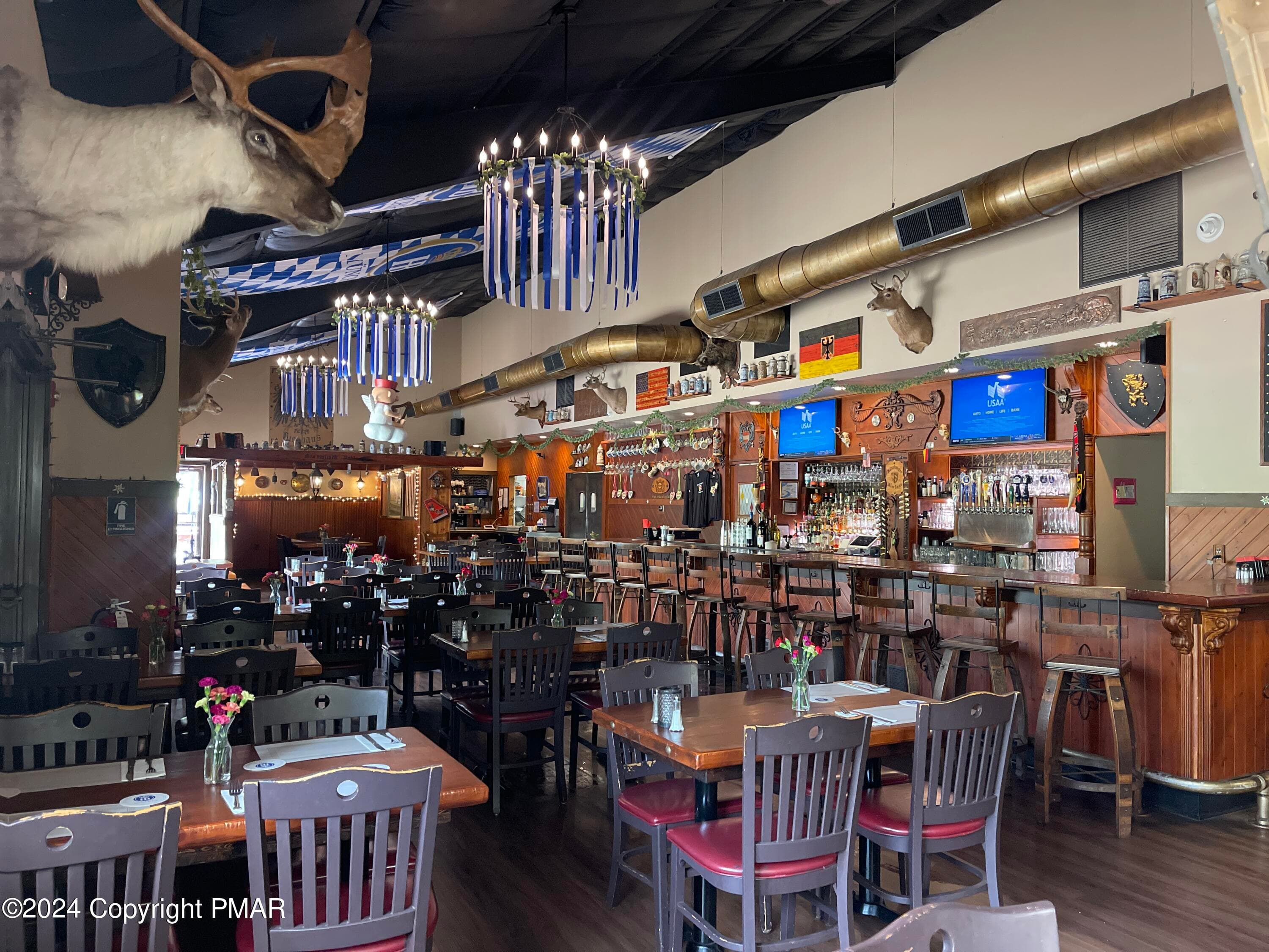 11 Restaurant - 2136 Lake Ariel Highway, Lake Ariel, PA 18436, Lake Ariel