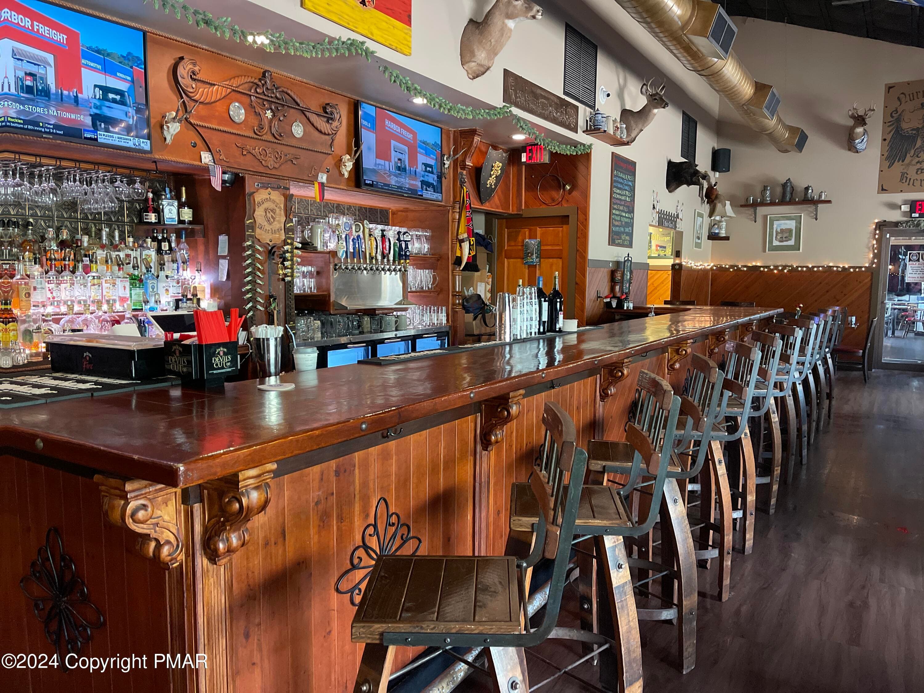 12 Bar - 2136 Lake Ariel Highway, Lake Ariel, PA 18436, Lake Ariel