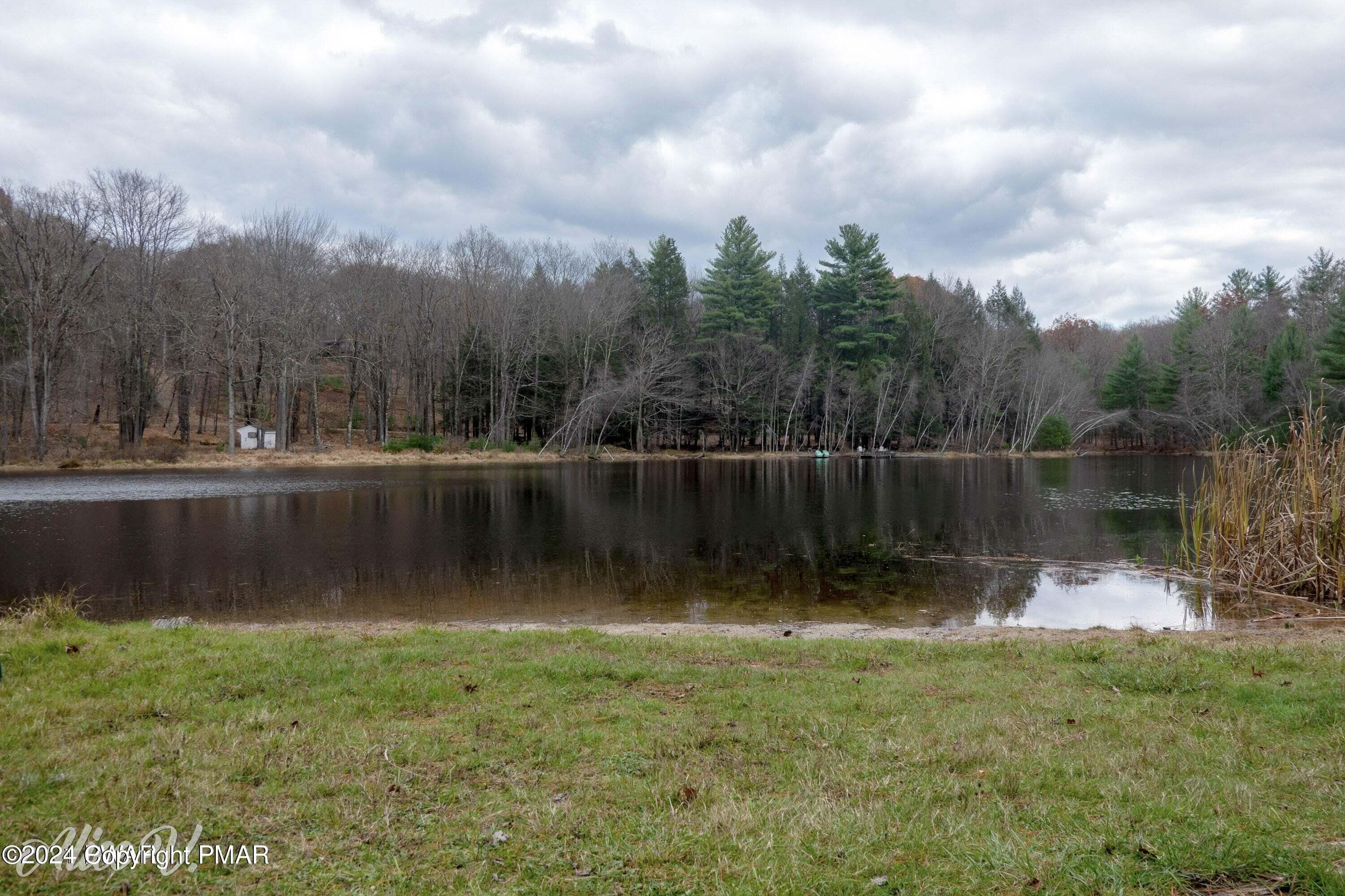Hug 2 - Hidden Hollow, Hawley, PA 18428, Hawley