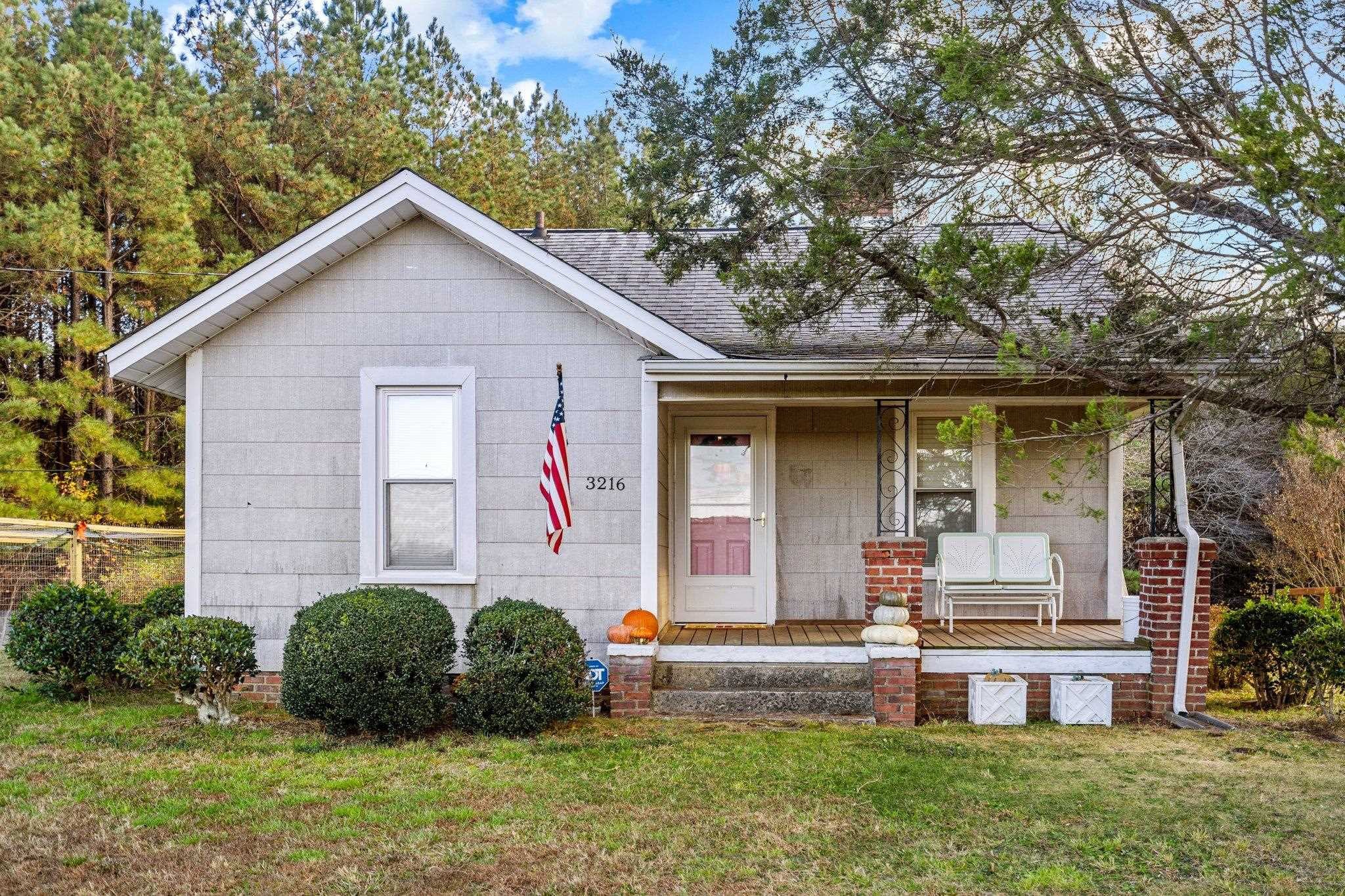 Photo 11 - 3216 Hamlin Road, Durham, NC 27704, Durham