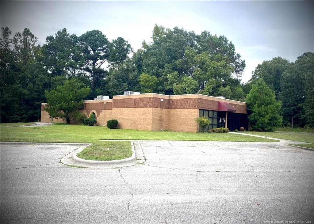 Photo 2 - 1212 S WALNUT Street S, Fairmont, NC 28340