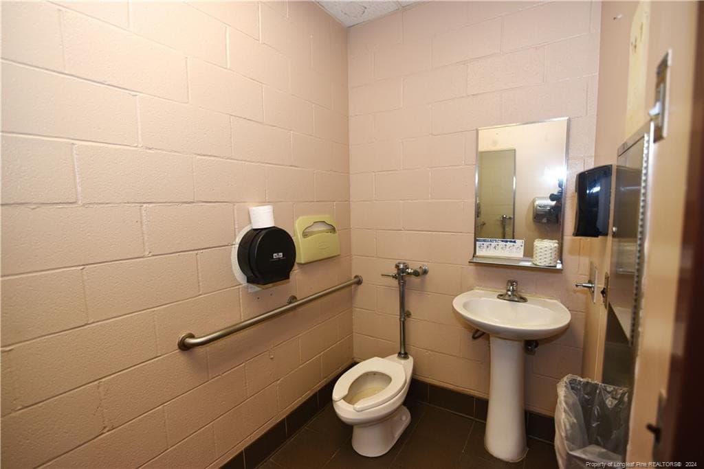 Photo 19 - 1212 S WALNUT Street S, Fairmont, NC 28340