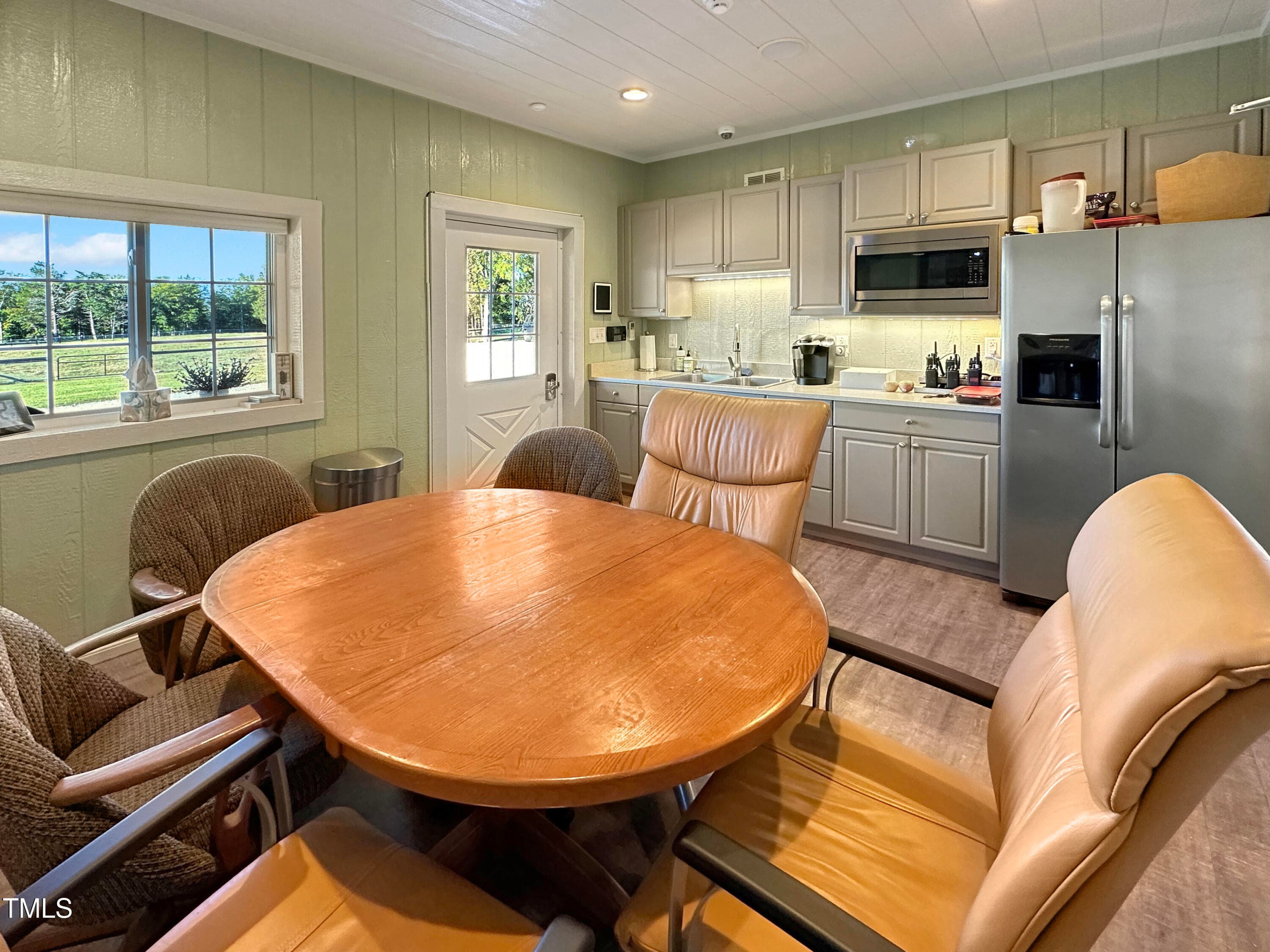 Horse Barn Lounge 2 - 8589 Mcghees Mill Road, Semora, NC 27343