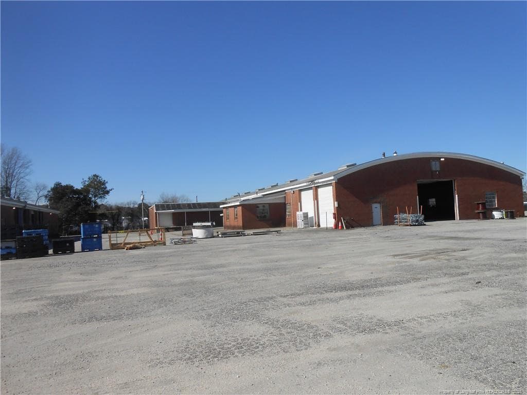 East Side - 3500 E Elizabethtown Road, Lumberton, NC 28358