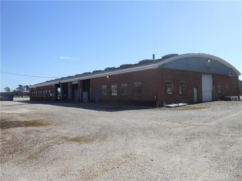 Rear Bldg. - 3500 E Elizabethtown Road, Lumberton, NC 28358