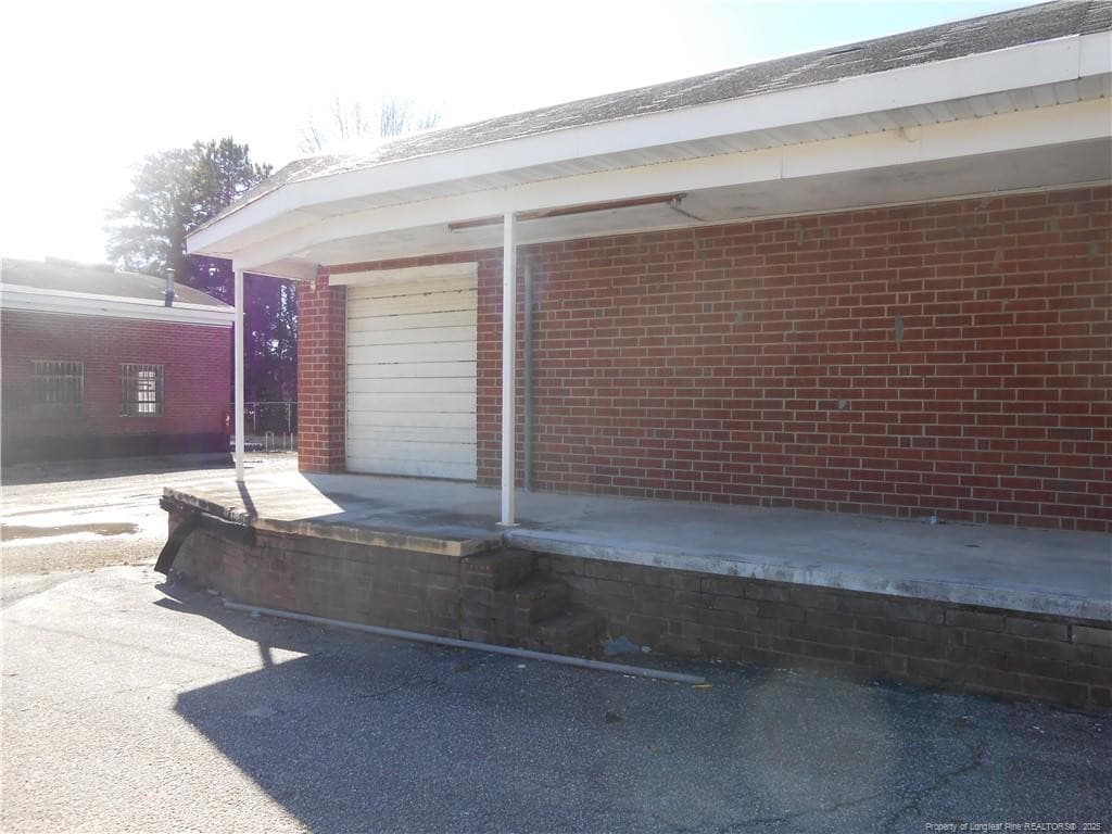 Loading Dock/Storage Area - 3500 E Elizabethtown Road, Lumberton, NC 28358