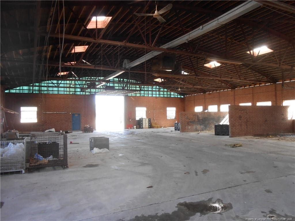 Rear Bldg. - 3500 E Elizabethtown Road, Lumberton, NC 28358