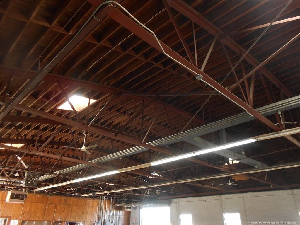 Steel Trusses - 3500 E Elizabethtown Road, Lumberton, NC 28358