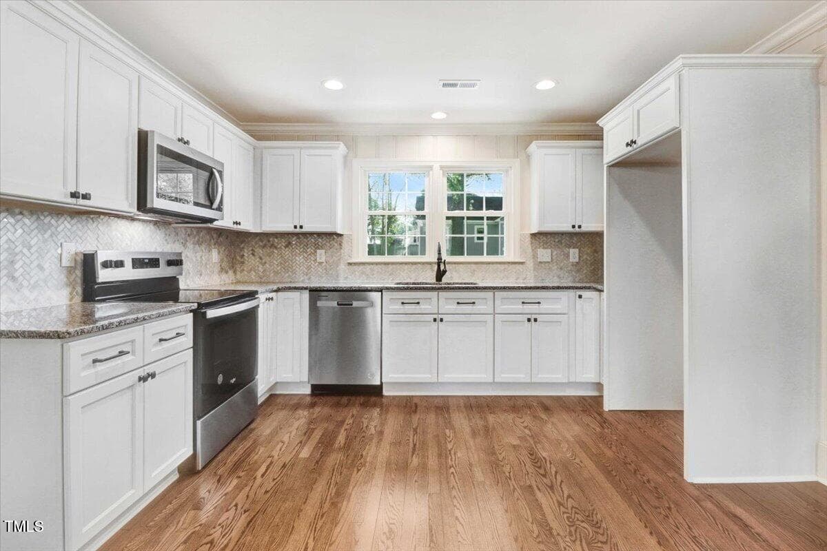 13-210 S General Lee Ave-13 - 210 S General Lee Avenue, Dunn, NC 28334