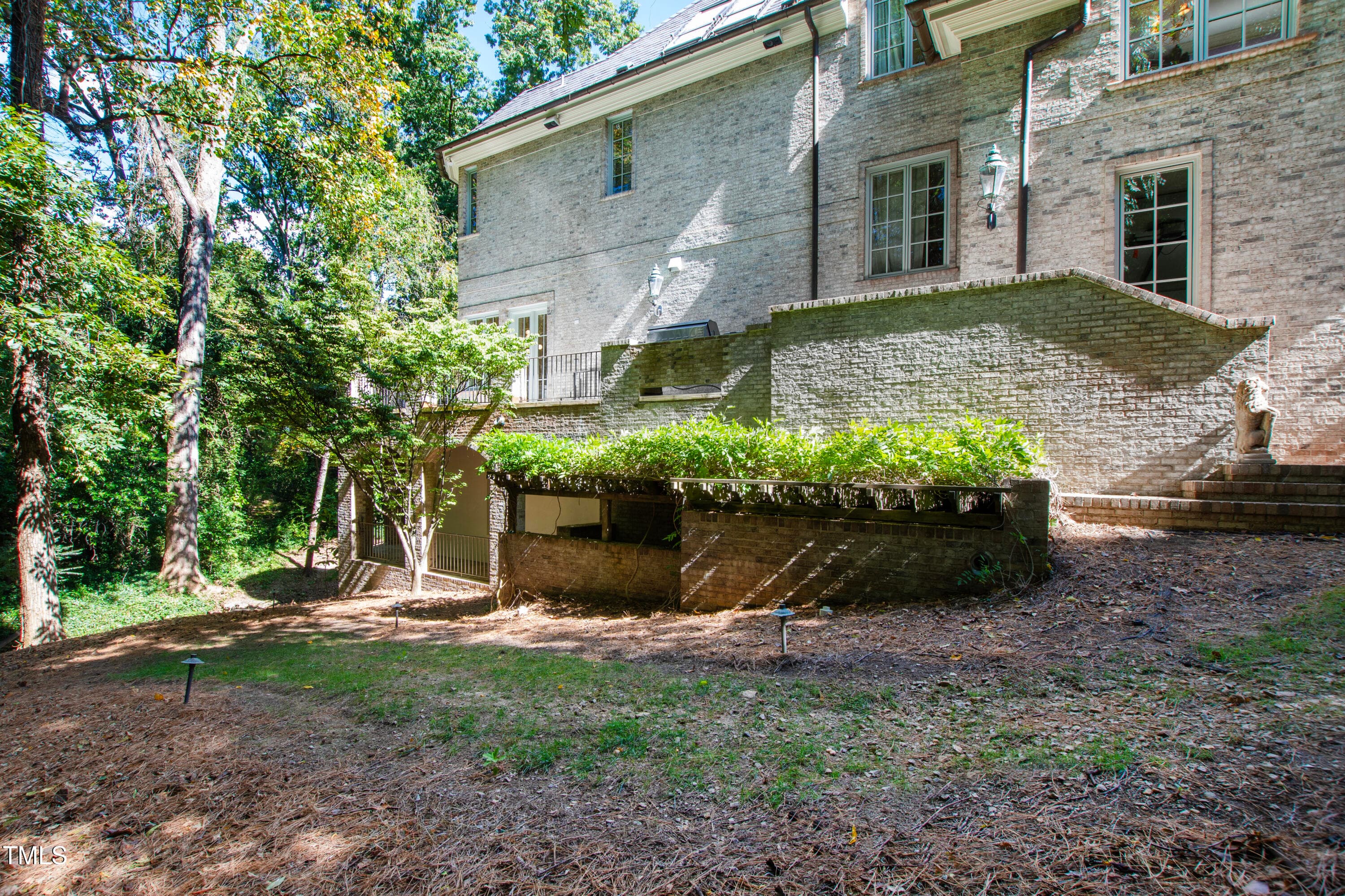 Sideyard - 2658 Davis Street, Raleigh, NC 27608, Raleigh