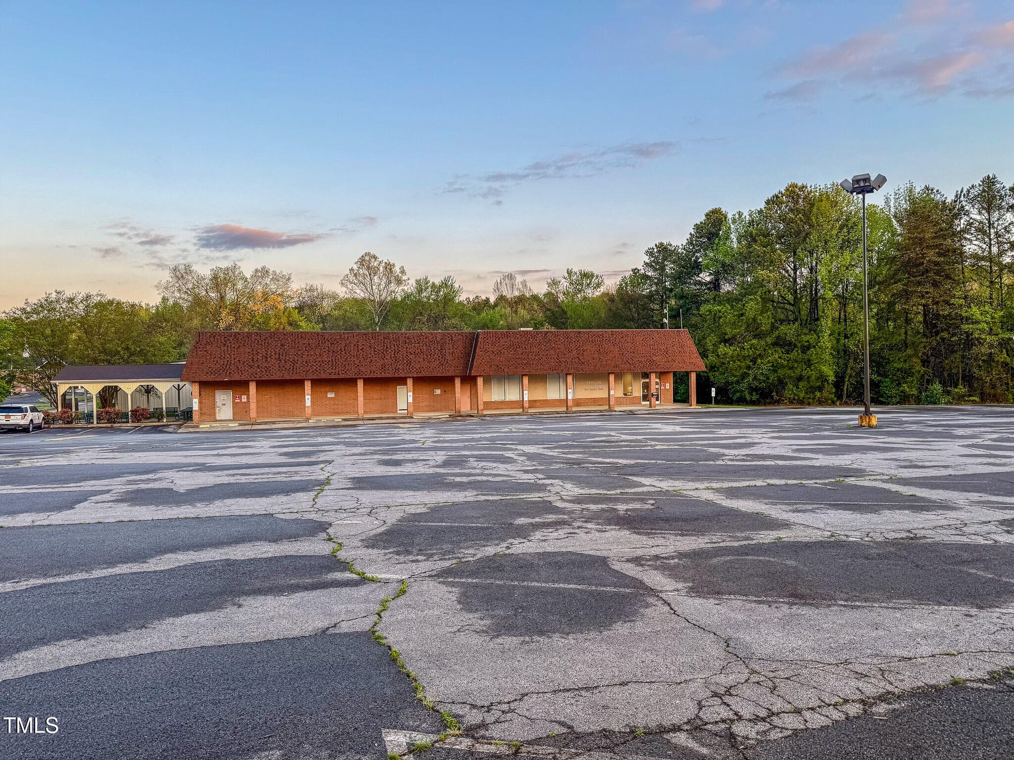 IMG_4575 - 601 N Madison Boulevard, Roxboro, NC 27573