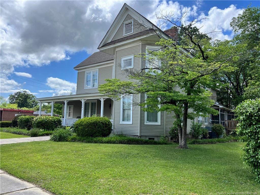 Photo 2 - 208 S Bond Street, Rowland, NC 28383