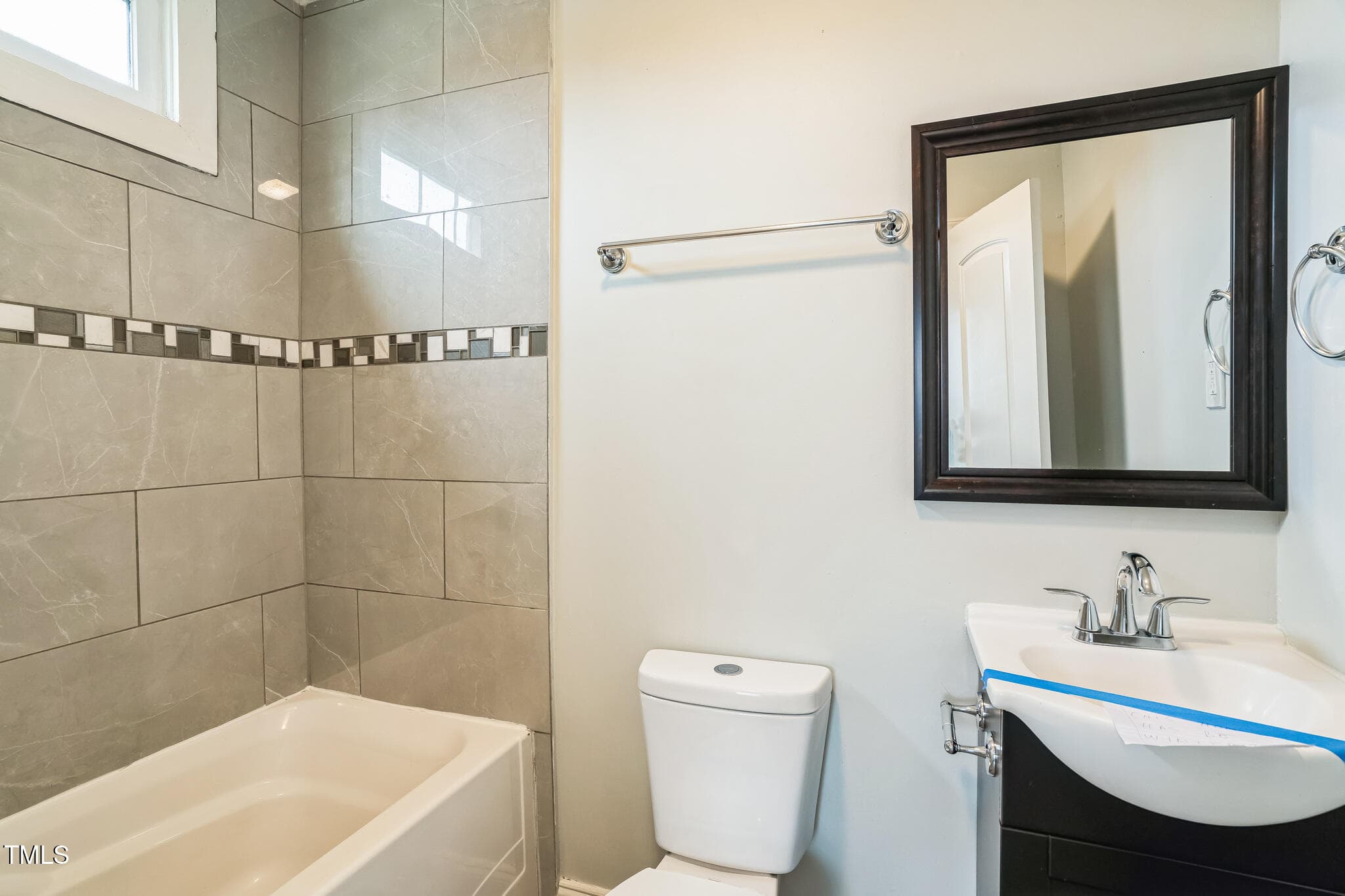 2400_Dorety_Pl_Raleigh_NC_27604_USA-Bath - 2400 Dorety Place, Raleigh, NC 27604