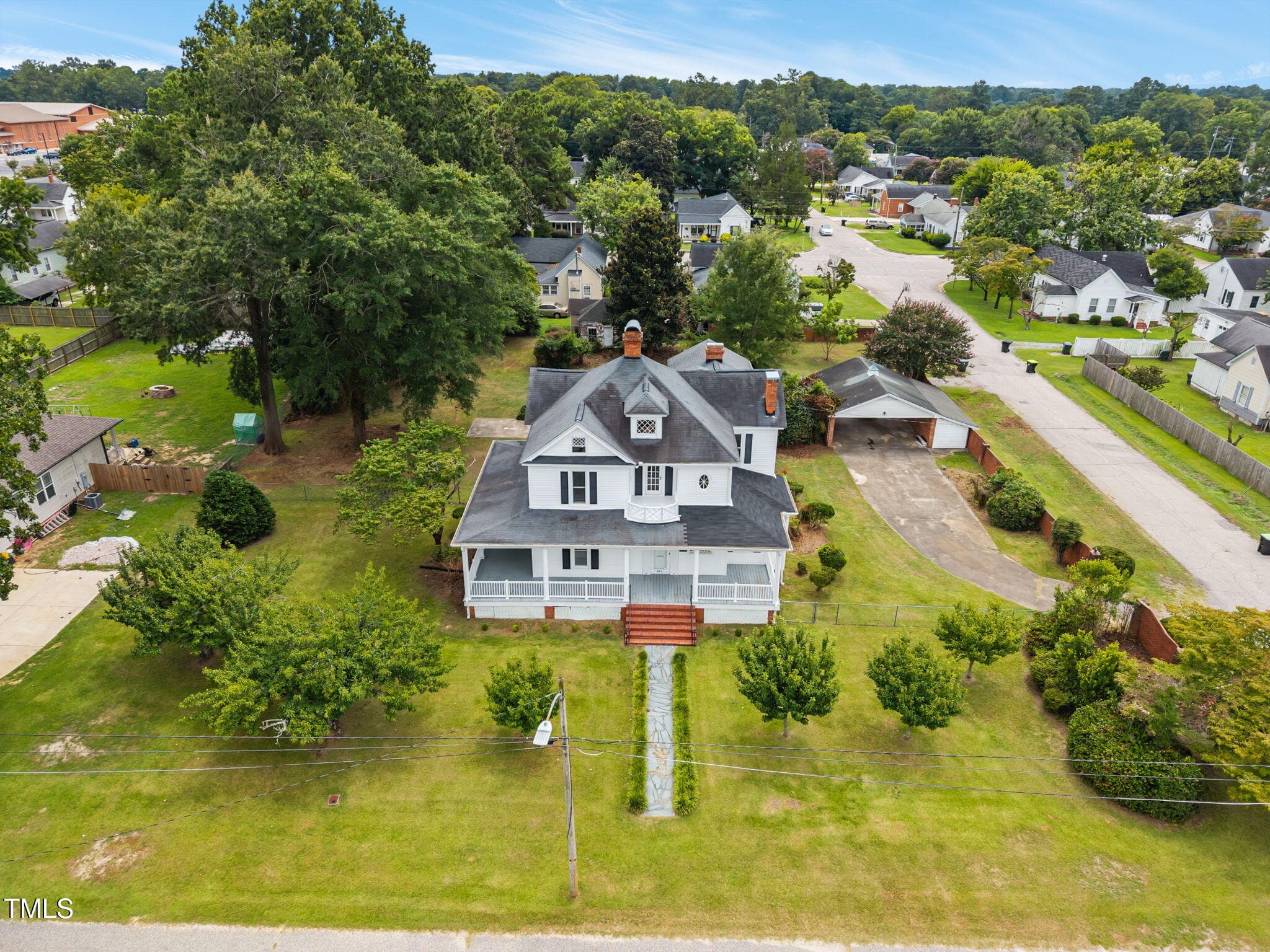 3-web-or-mls-DJI_20250805141238_0203_D - 301 E H Street, Erwin, NC 28339
