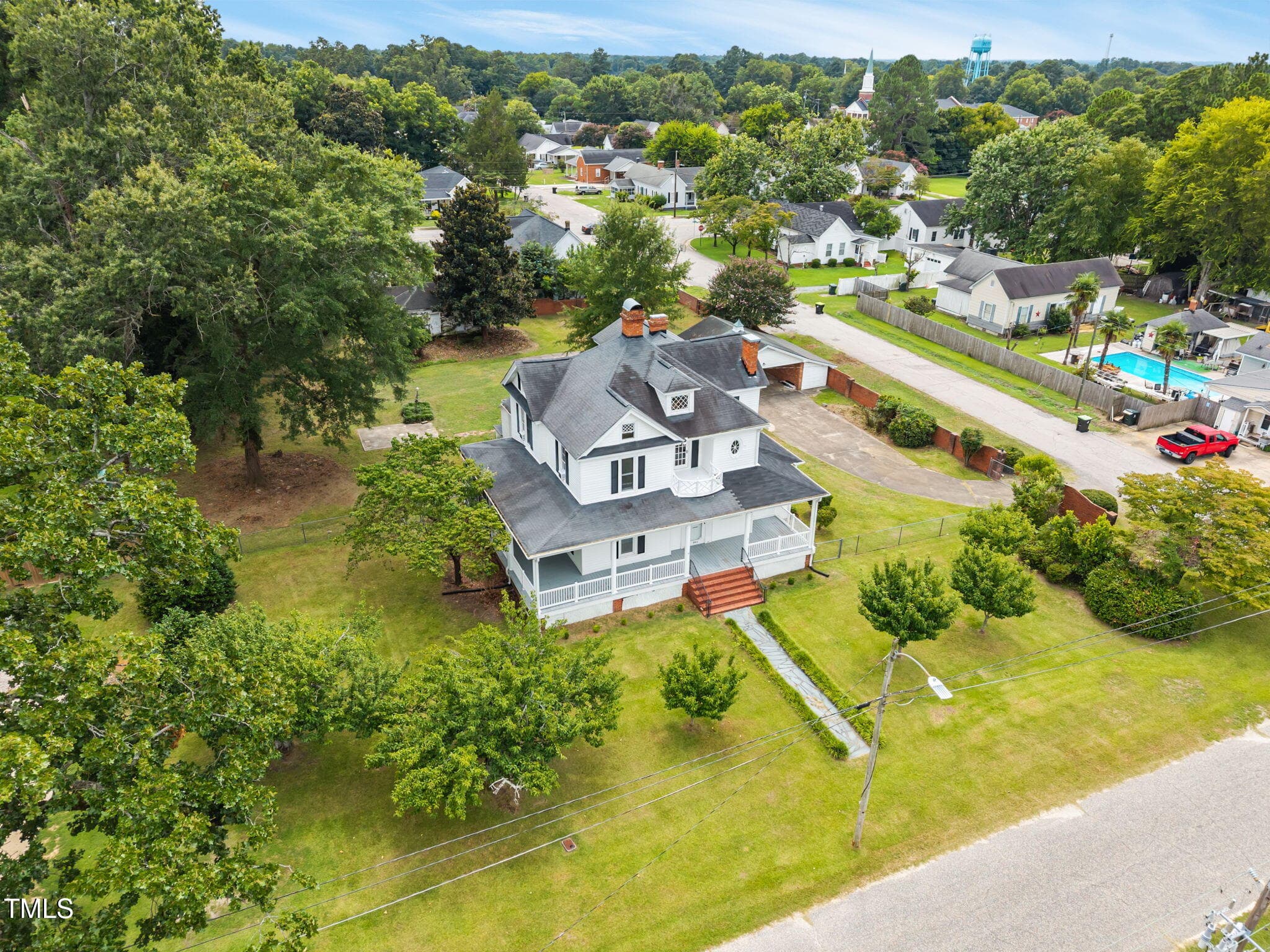 9-web-or-mls-DJI_20250805141256_0204_D - 301 E H Street, Erwin, NC 28339