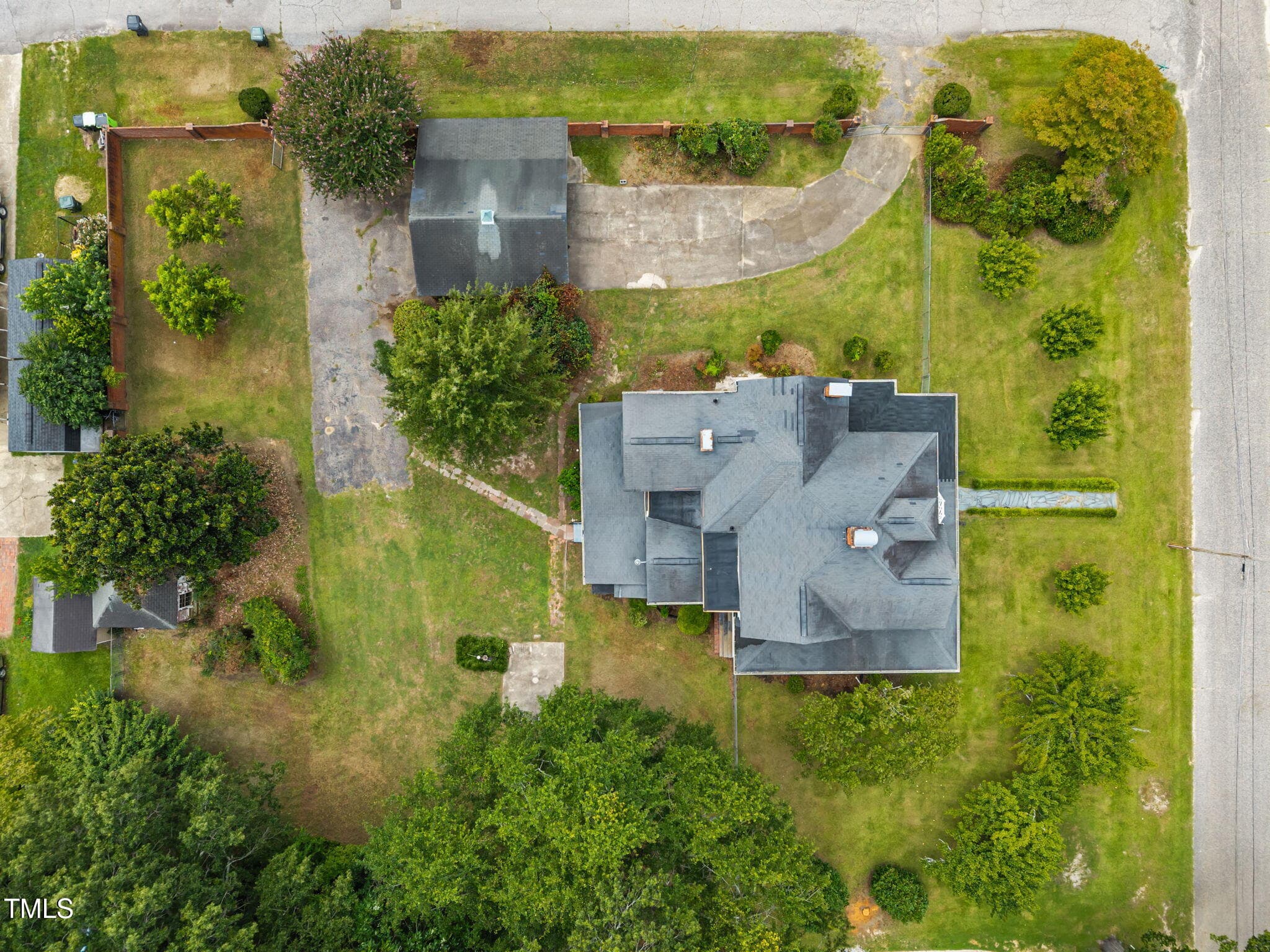 5-web-or-mls-DJI_20250805140907_0198_D - 301 E H Street, Erwin, NC 28339