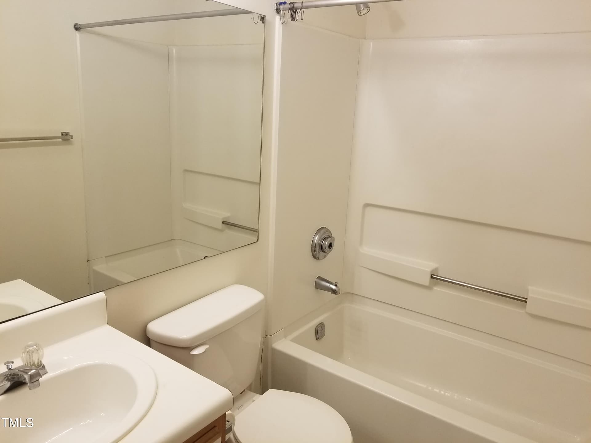 Bath - 1341 Crab Orchard Drive 301, Raleigh, NC 27606