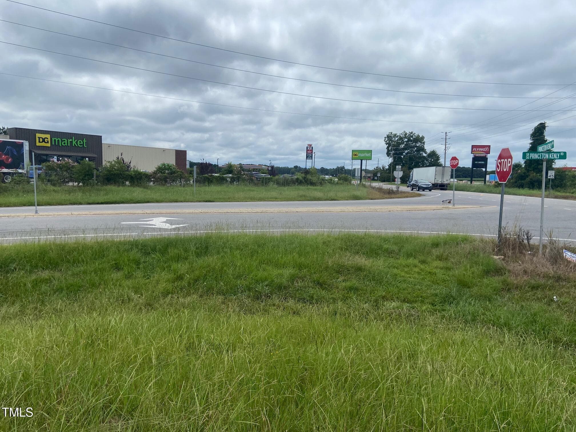 IMG_3160 - 701 Johnston Parkway, Kenly, NC 27542