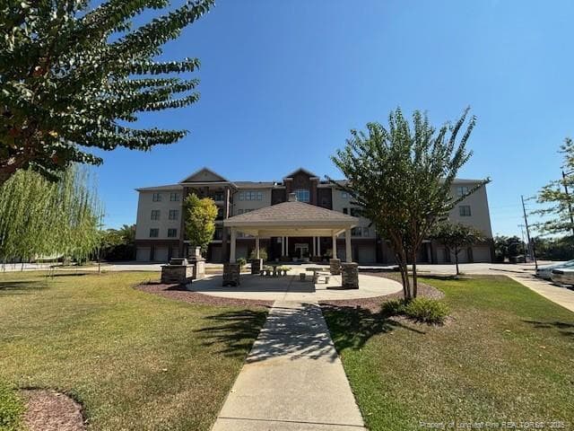 220 Hugh Shelton Loop 201, Fayetteville, NC 28301