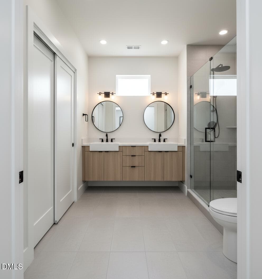 MAIN BATHROOM - 3256 Cascade Lane, Durham, NC 27704, Durham