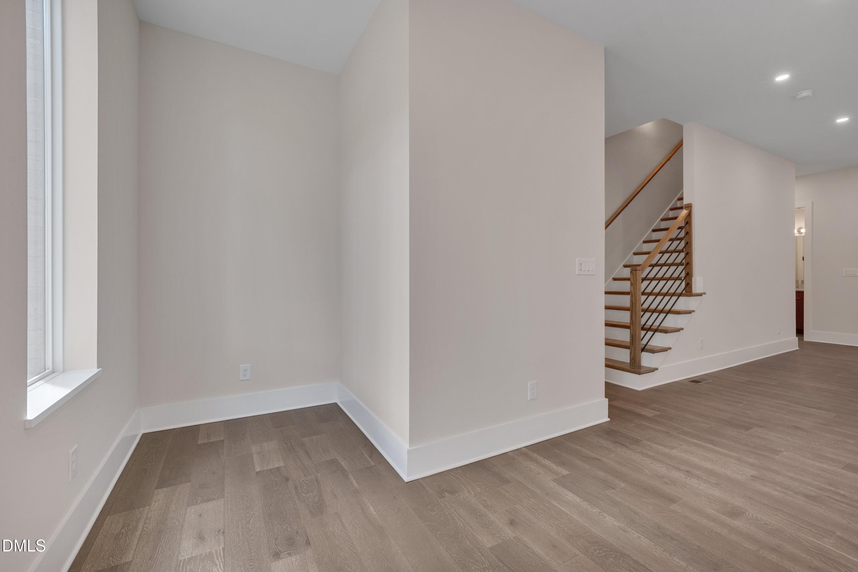 Living Room Niche - 1014 Manor Way, Durham, NC 27701, Durham