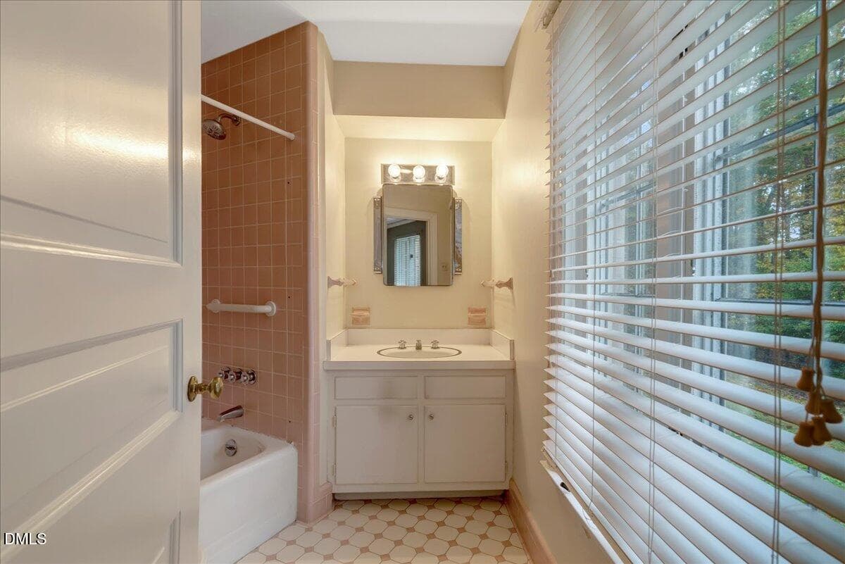41-DSC03169 - 1909 Parker Lane, Henderson, NC 27536