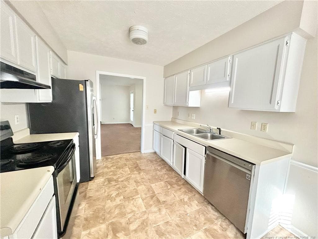 Photo 4 - 4324 Falls Drive, Hope Mills, NC 28348