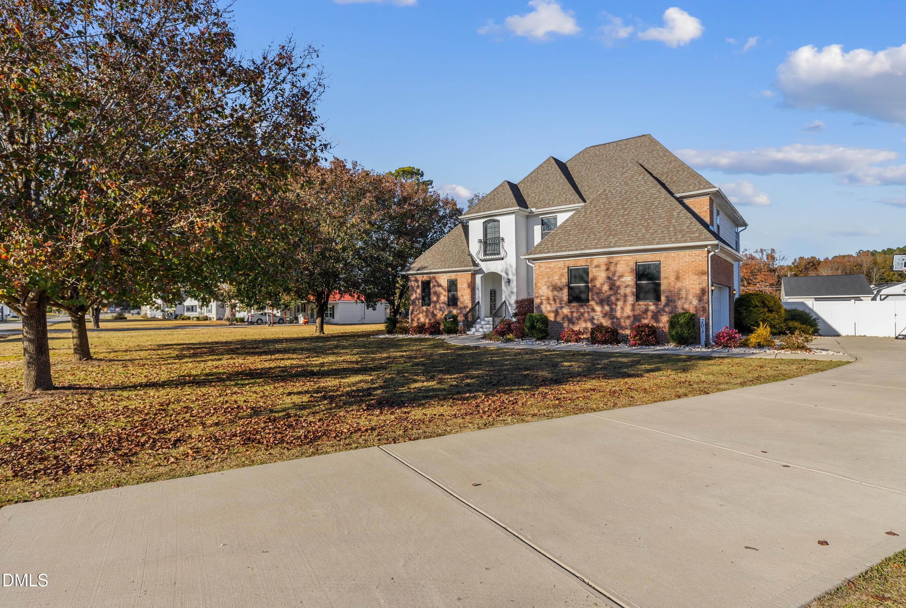 201 Lucas Road, Dunn, NC 28334
