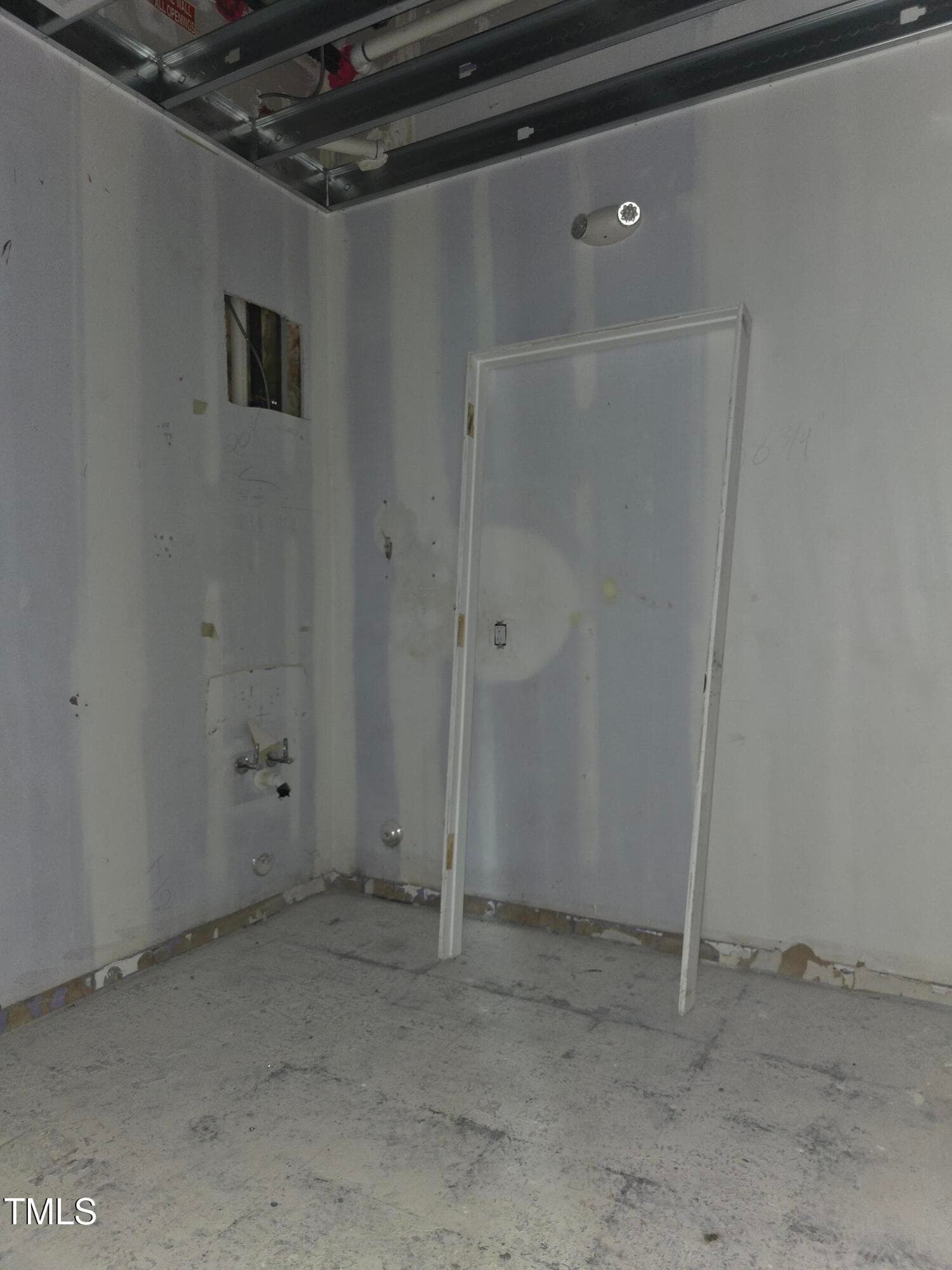 6c8c5e13-aa14-4296-8428-e5a94e7d7b66-1_a - 701 Mutual Court 200, Raleigh, NC 27615, Raleigh
