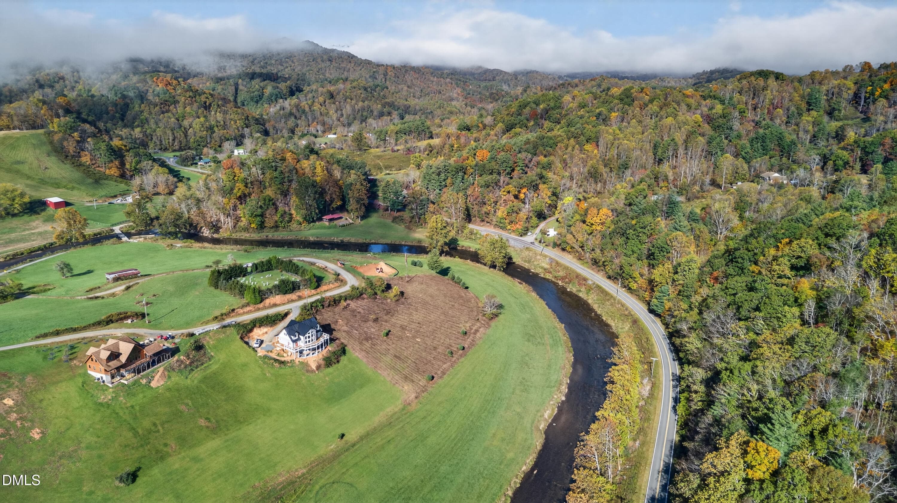 20-04-DJI_20251011102416_0190_D - 262 River Landing Way, Lansing, NC 28643