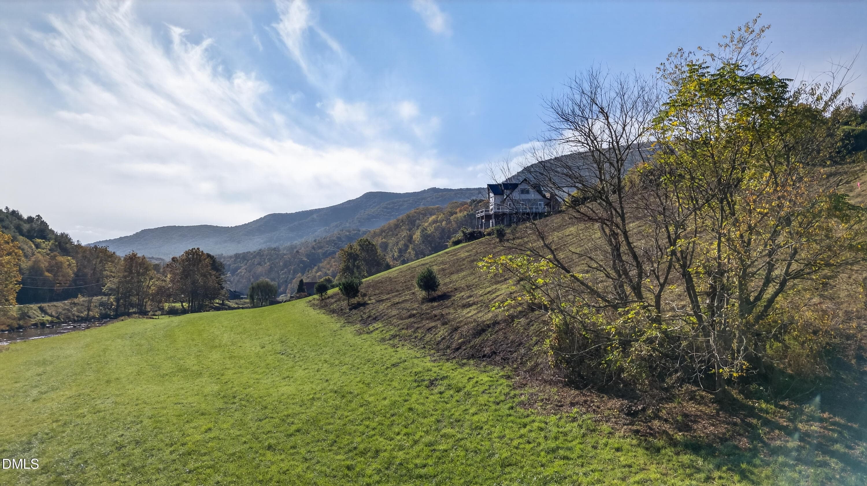 08-10-DJI_20251011102827_0239_D - 262 River Landing Way, Lansing, NC 28643